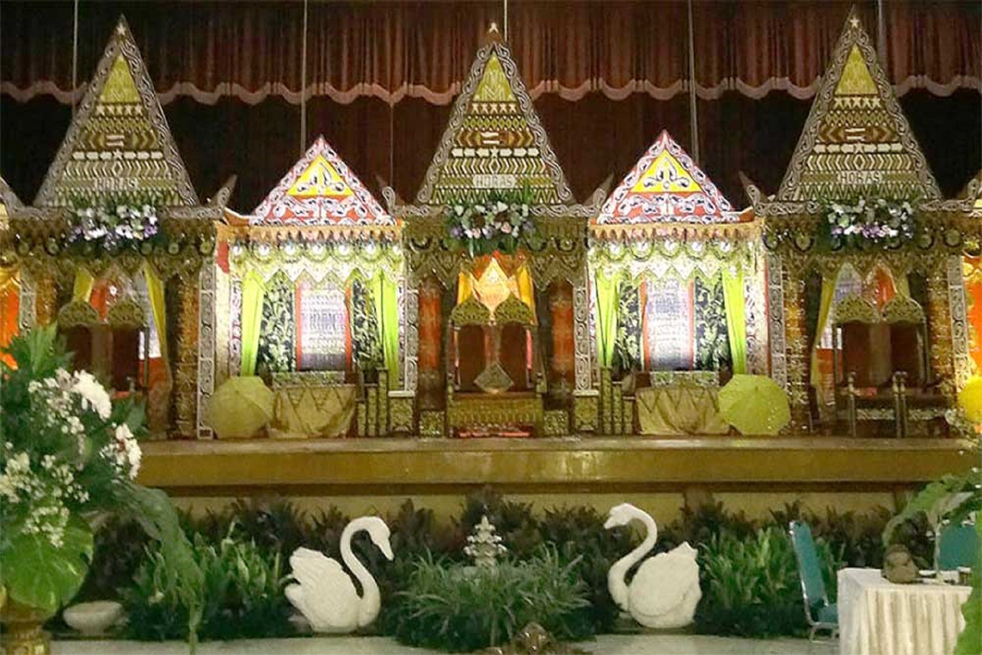 tiga_dara_*Paket Wedding_PAKET PERNIKAHAN GEDUNG ADAT BATAK 500 TAMU