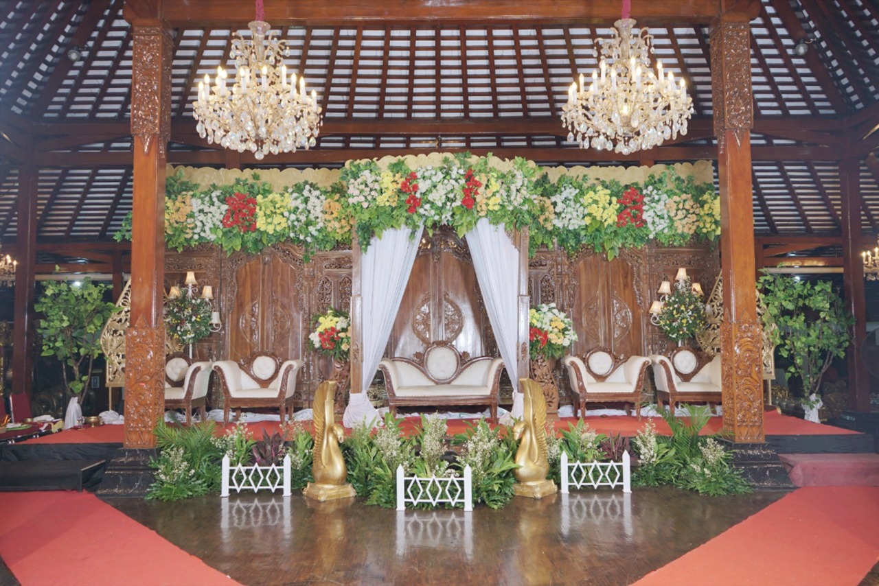 tiga_dara_*Paket Pernikahan Tanpa Gedung_PAKET PERNIKAHAN ADAT JAWA GEDUNG 500 TAMU DI BANDUNG